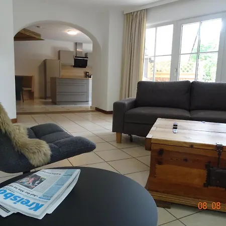 Huge And Calm In Apartment